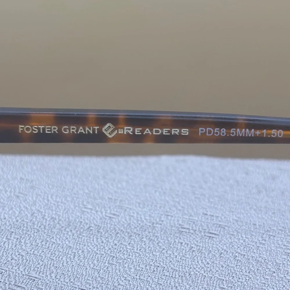 Foster Grant Sheila TOR Tortoise Shell Reading Glasses +1.50 Strength HD0921